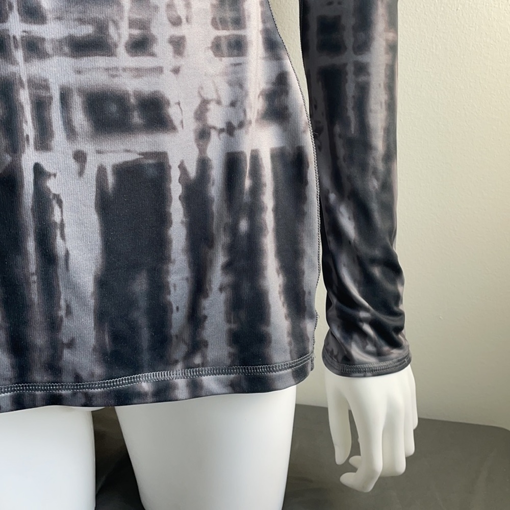 Under Armour Cold Gear Insulated Grey Athletic Top - Picture 4 of 8